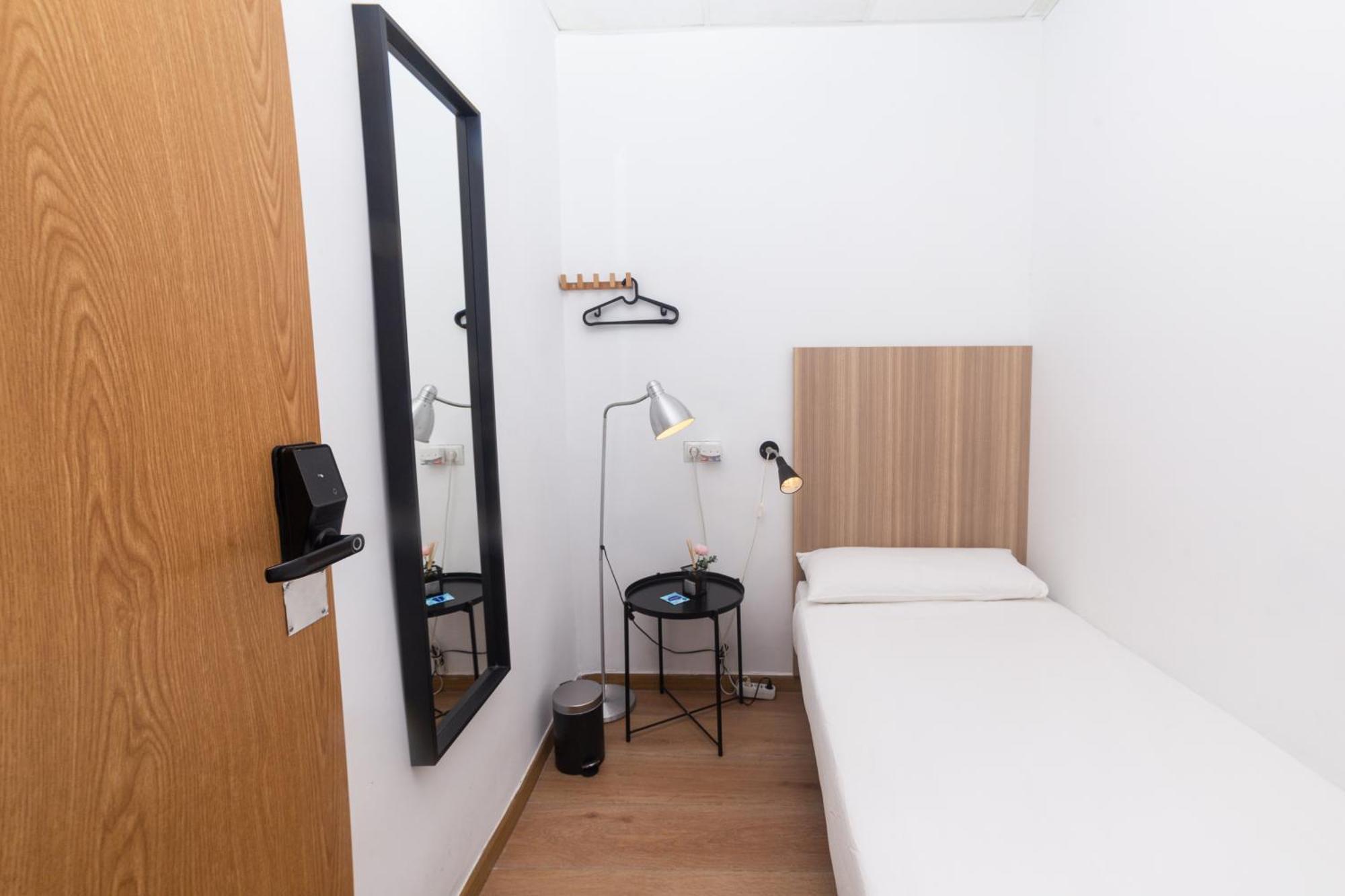 Hostal Siesta & Go Nuevos Ministerios مدريد المظهر الخارجي الصورة