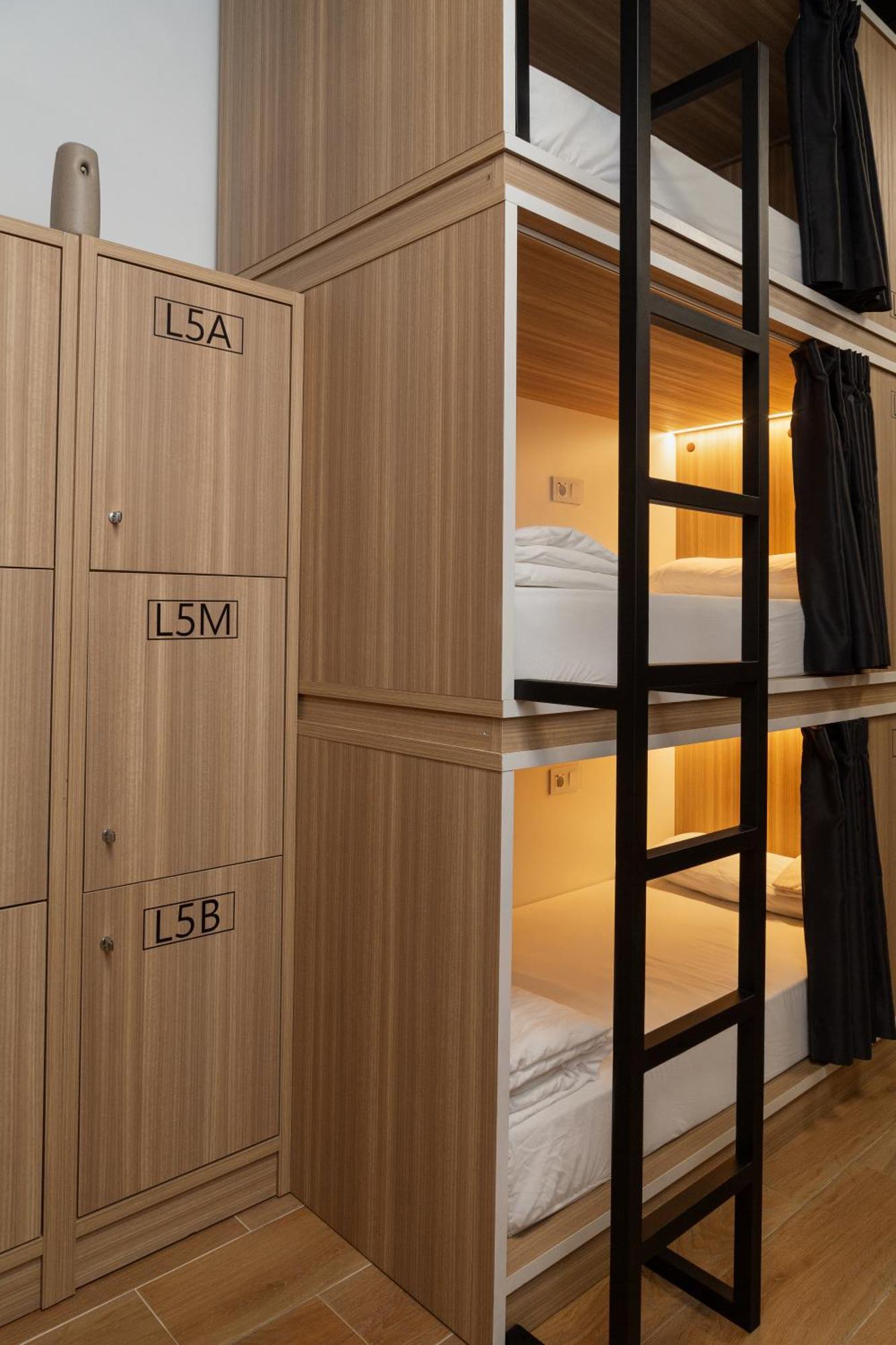 Hostal Siesta & Go Nuevos Ministerios مدريد المظهر الخارجي الصورة