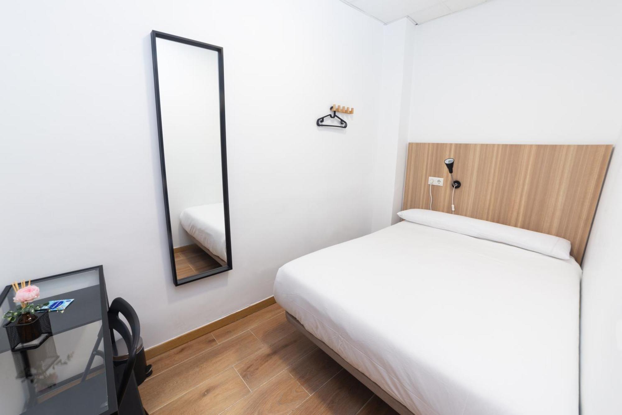Hostal Siesta & Go Nuevos Ministerios مدريد المظهر الخارجي الصورة
