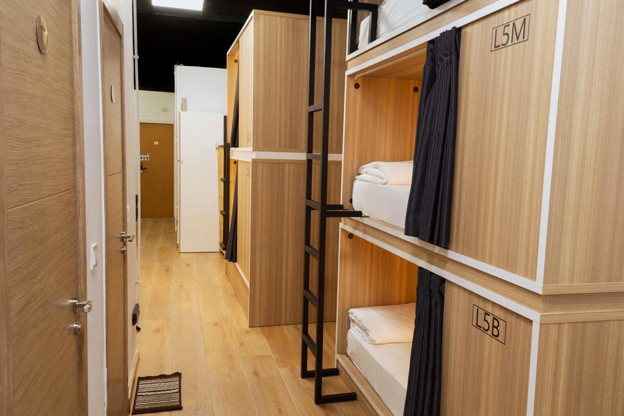 Hostal Siesta & Go Nuevos Ministerios مدريد المظهر الخارجي الصورة