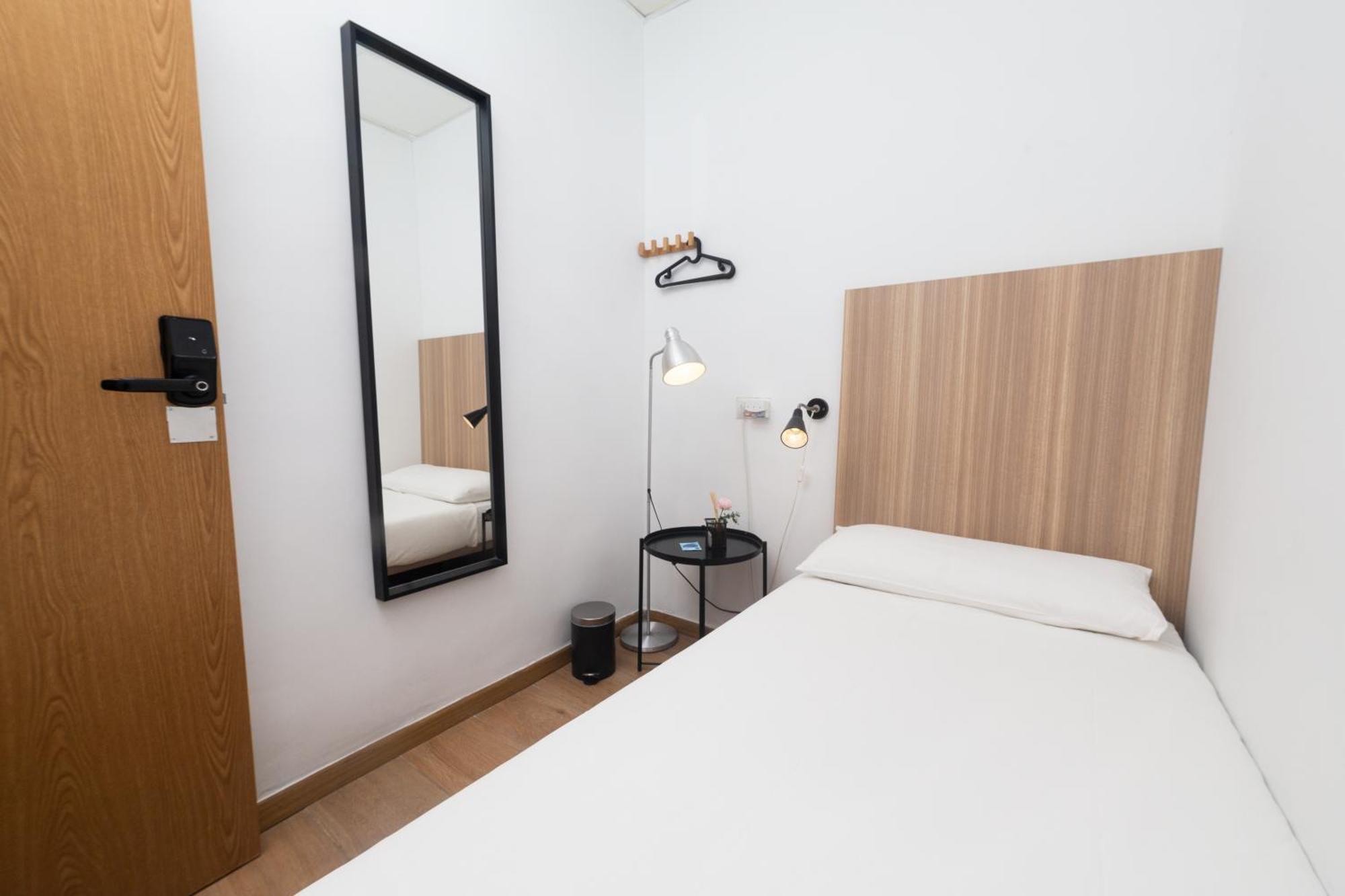 Hostal Siesta & Go Nuevos Ministerios مدريد المظهر الخارجي الصورة